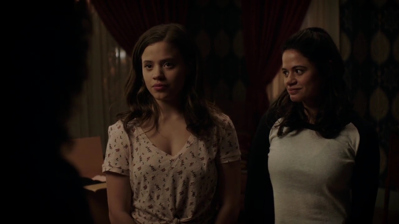 Charmed-Online-dot-nl_Charmed-1x02LetThisMotherOut02197.jpg
