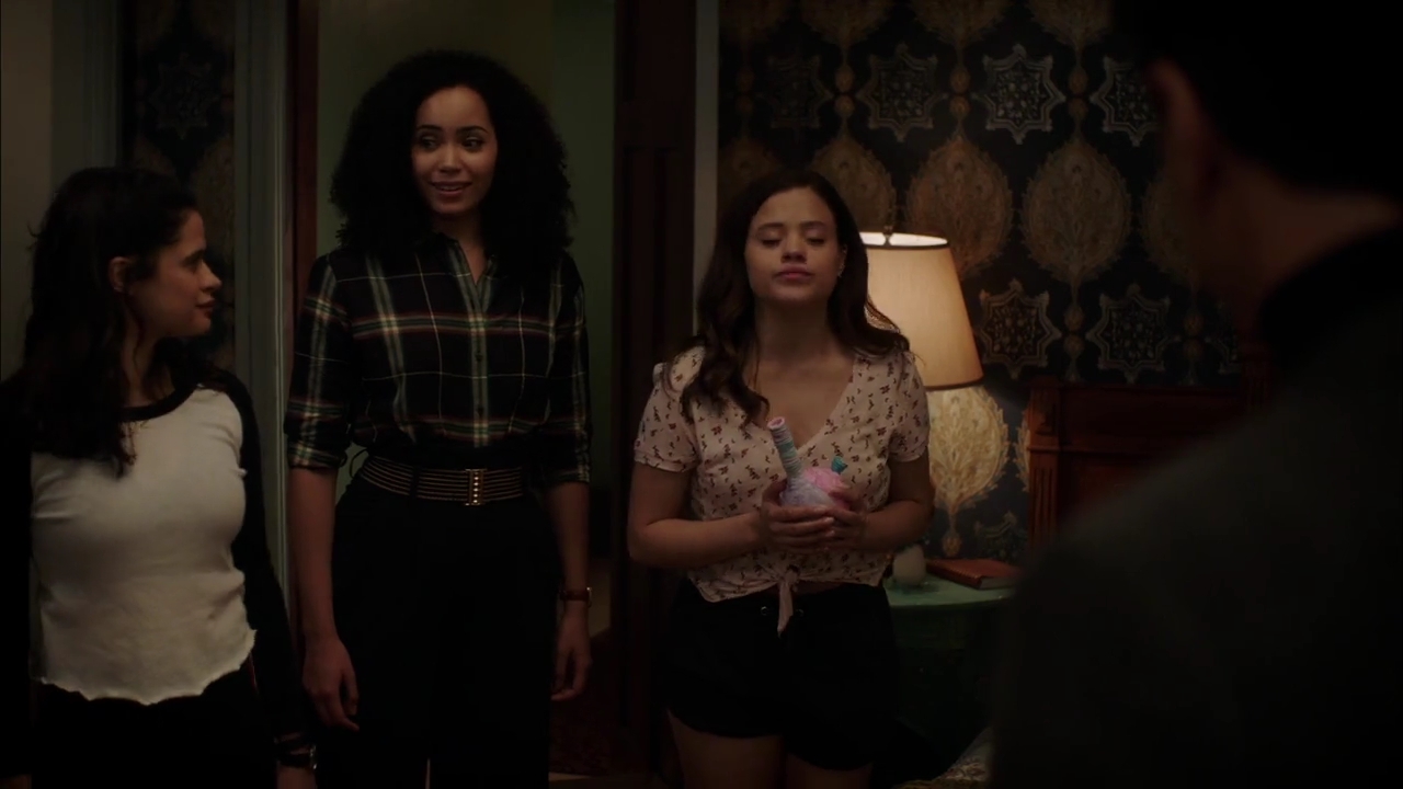 Charmed-Online-dot-nl_Charmed-1x02LetThisMotherOut02229.jpg Charmed-Online-dot-nl_Charmed-1x02LetThisMotherOut02229.jpg