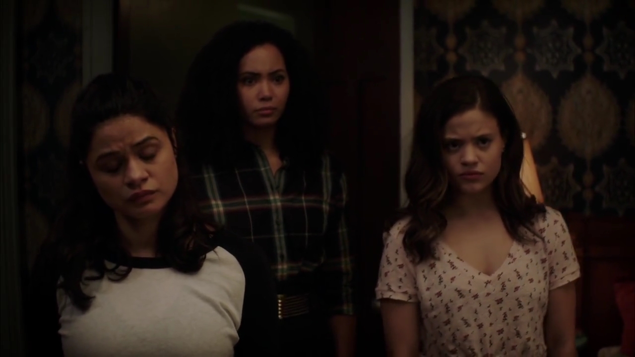 Charmed-Online-dot-nl_Charmed-1x02LetThisMotherOut02278.jpg