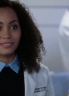 Charmed-Online-dot-nl_Charmed-1x02LetThisMotherOut00485.jpg
