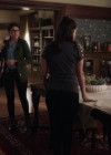 Charmed-Online-dot-nl_Charmed-1x02LetThisMotherOut00889.jpg