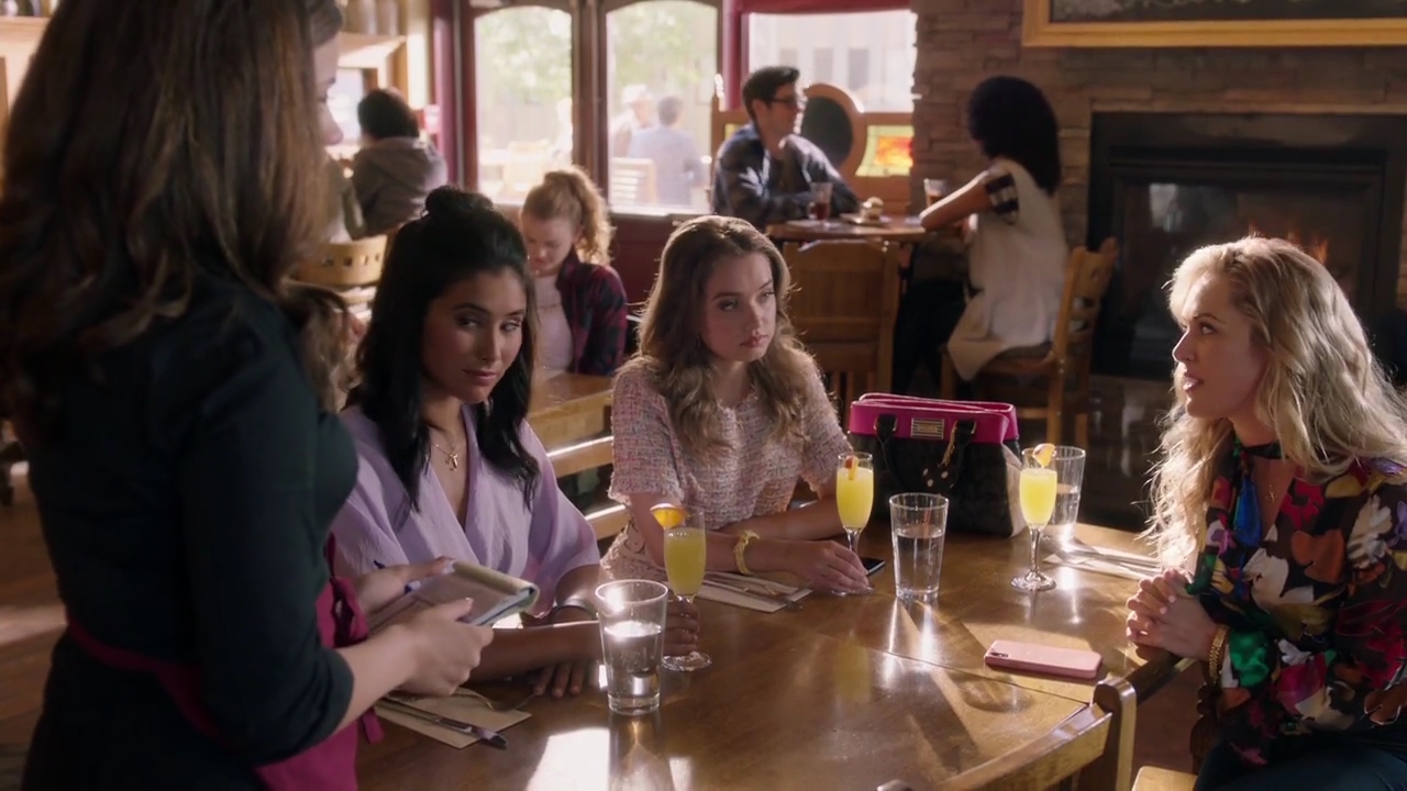 Charmed-Online-dot-nl_Charmed-1x03SweetTooth00530.jpg