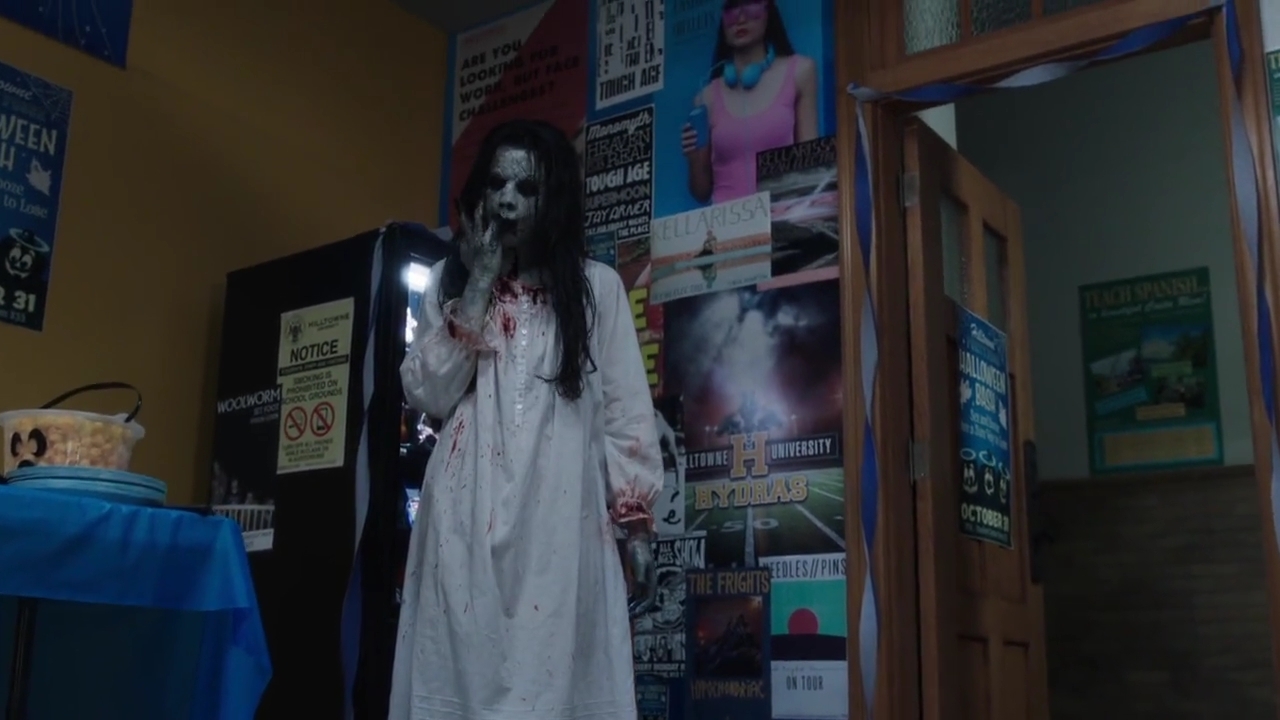 Charmed-Online-dot-nl_Charmed-1x03SweetTooth01212.jpg