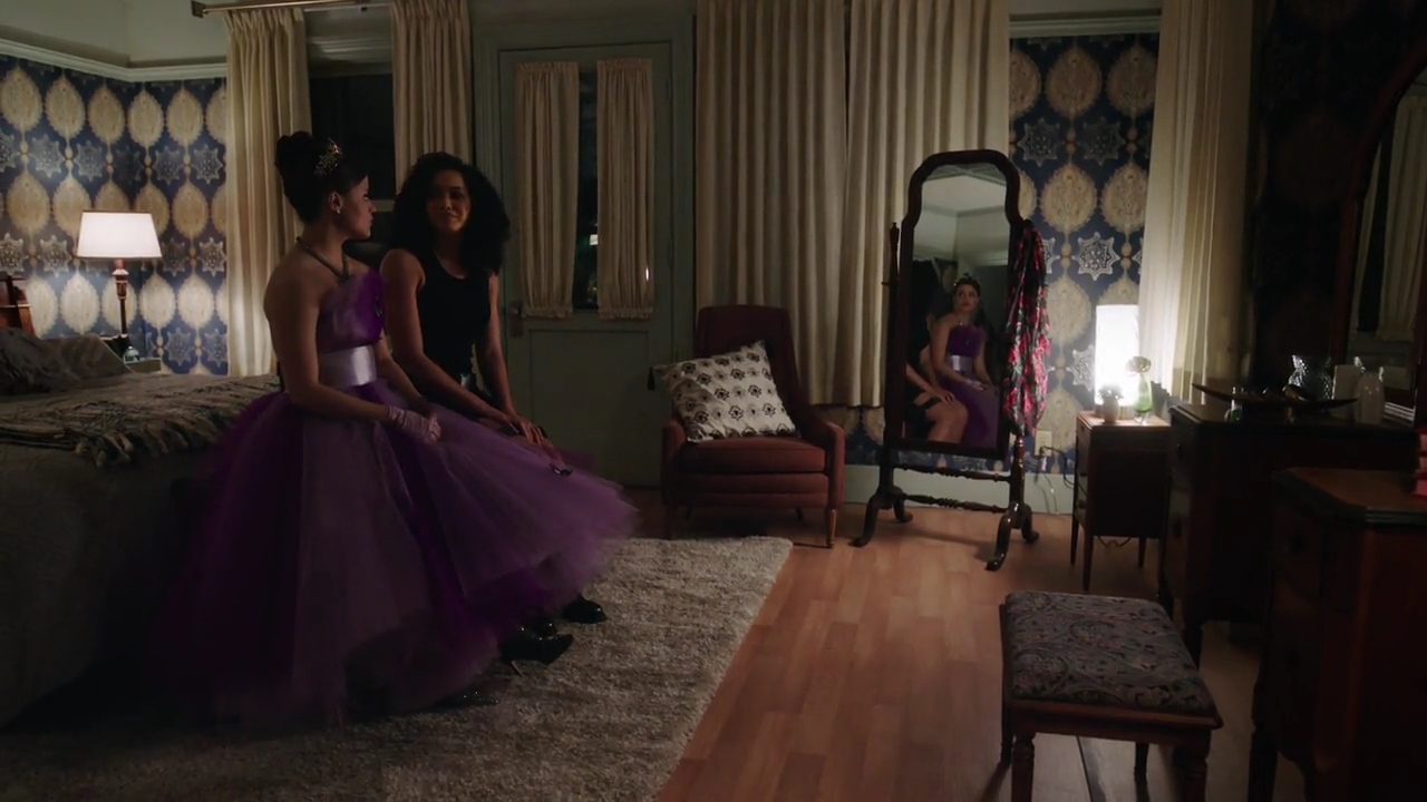Charmed-Online-dot-nl_Charmed-1x03SweetTooth01397.jpg