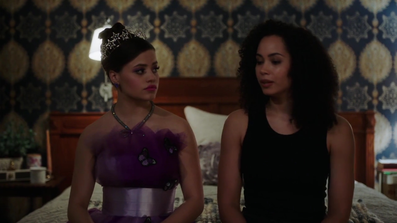 Charmed-Online-dot-nl_Charmed-1x03SweetTooth01398.jpg