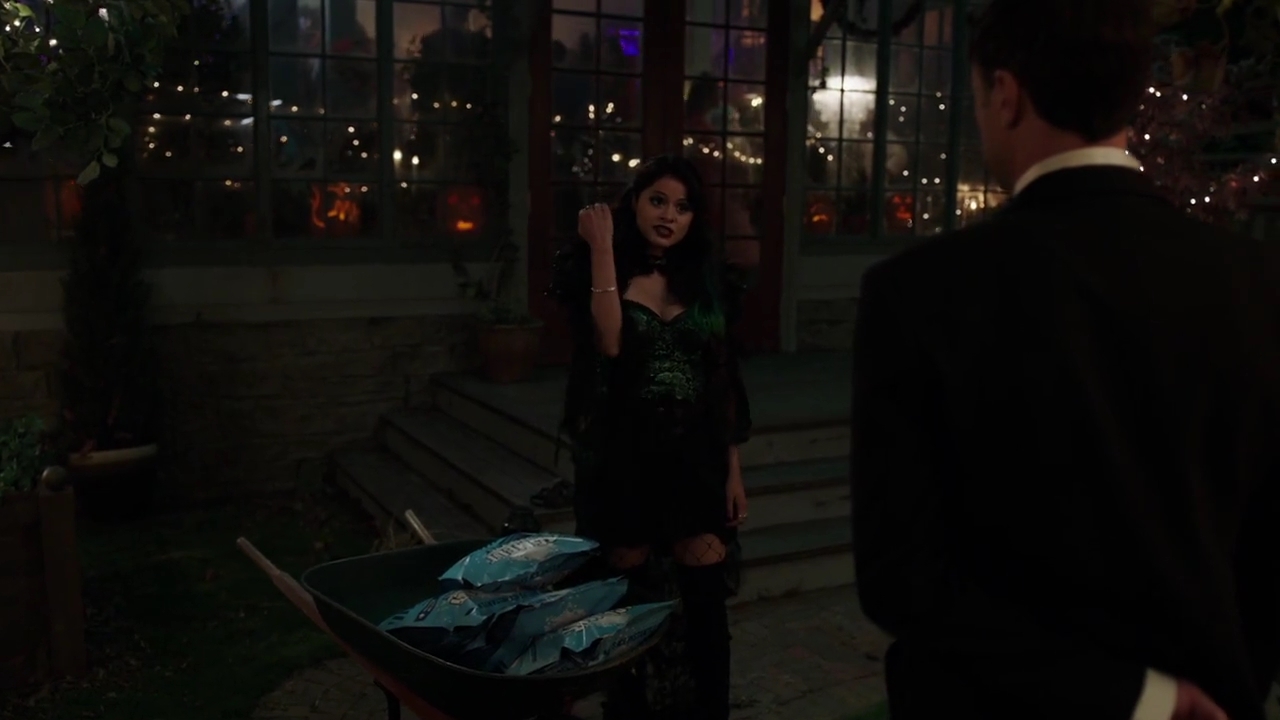 Charmed-Online-dot-nl_Charmed-1x03SweetTooth01689.jpg