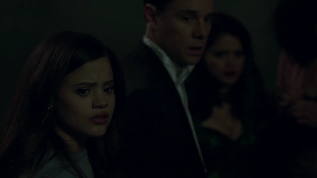 Charmed-Online-dot-nl_Charmed-1x03SweetTooth02137.jpg