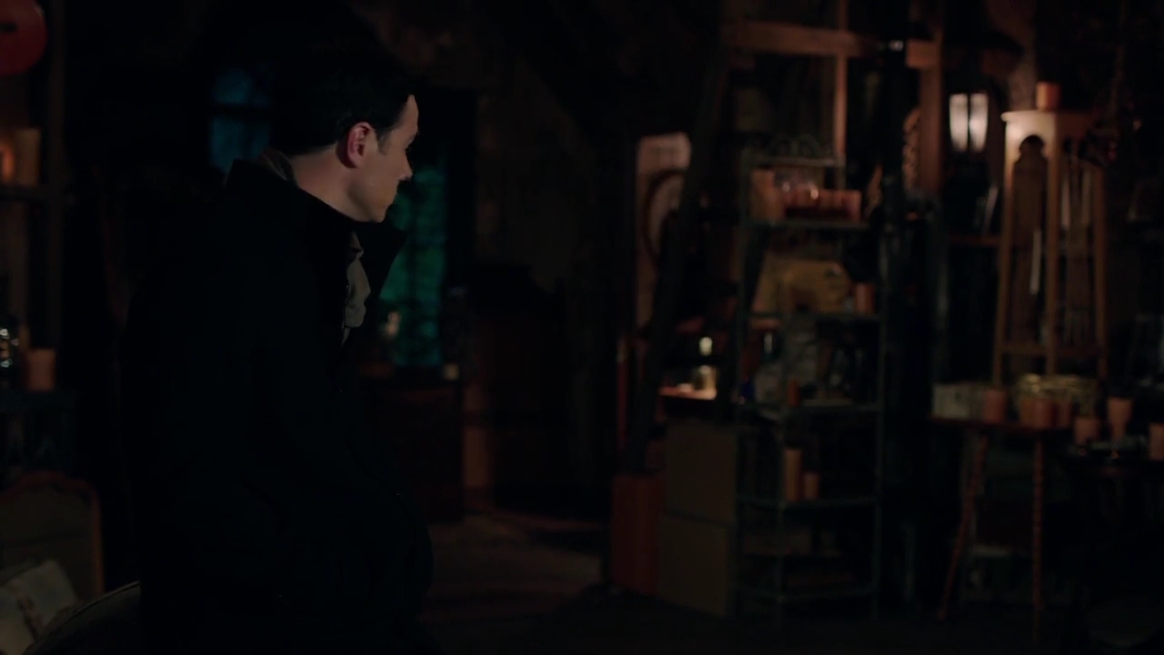 Charmed-Online-dot-nl_Charmed-1x03SweetTooth02415.jpg
