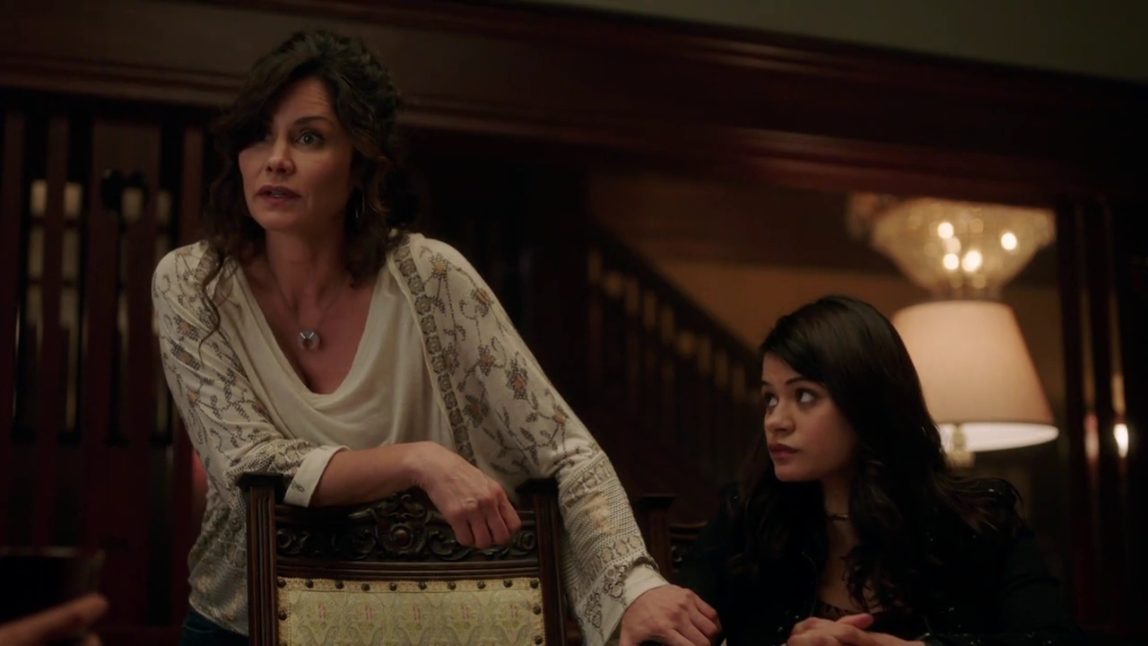 Charmed-Online-dot-nl_Charmed-1x04ExorciseYourDemons00044.jpg Charmed-Online-dot-nl_Charmed-1x04ExorciseYourDemons00044.jpg