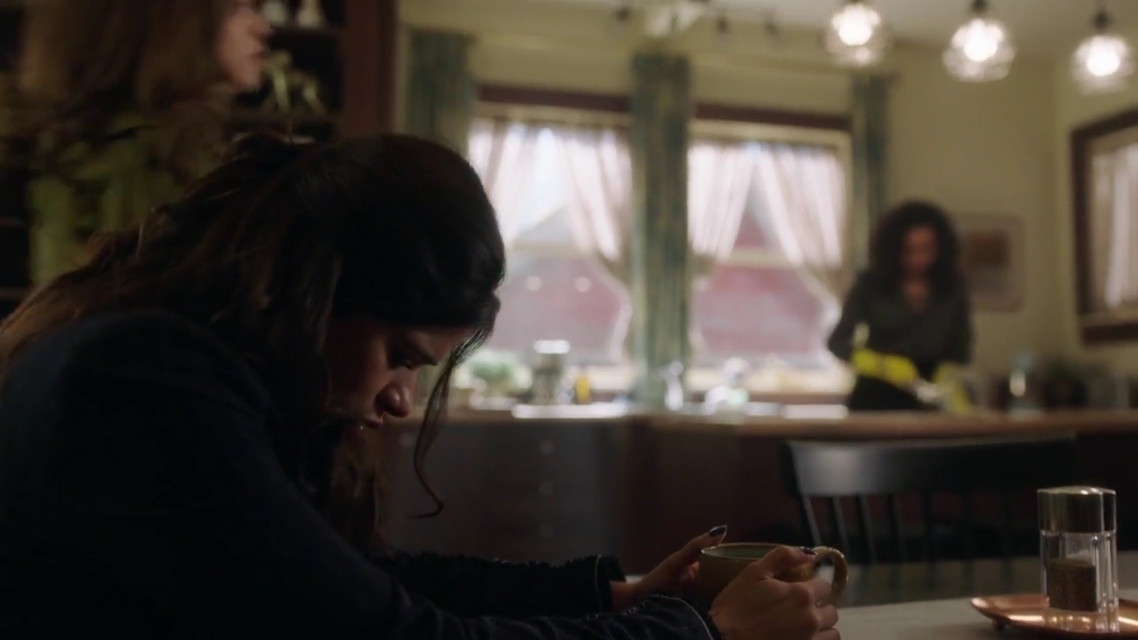 Charmed-Online-dot-nl_Charmed-1x04ExorciseYourDemons00142.jpg Charmed-Online-dot-nl_Charmed-1x04ExorciseYourDemons00142.jpg