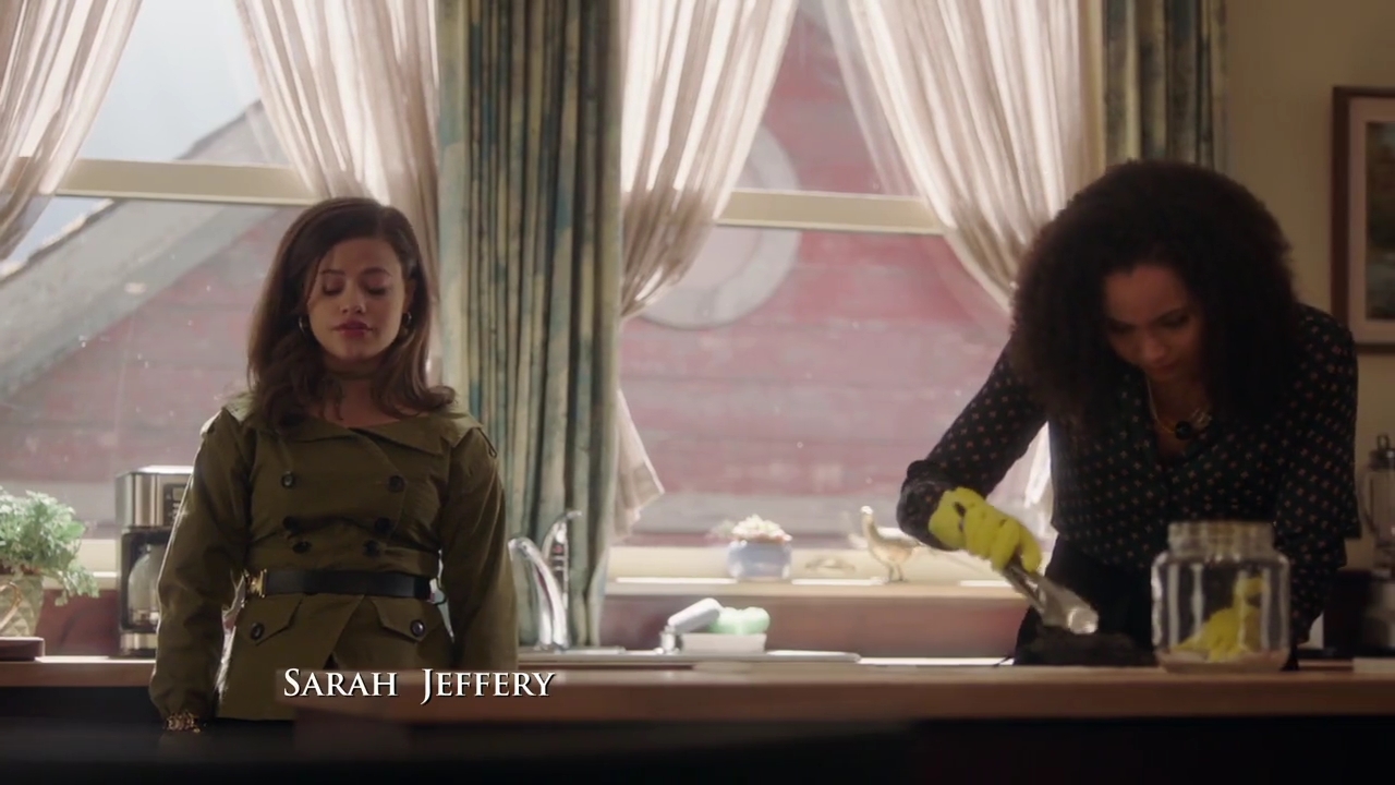 Charmed-Online-dot-nl_Charmed-1x04ExorciseYourDemons00159.jpg Charmed-Online-dot-nl_Charmed-1x04ExorciseYourDemons00159.jpg