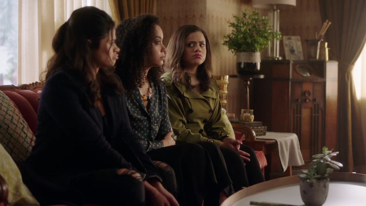Charmed-Online-dot-nl_Charmed-1x04ExorciseYourDemons00284.jpg