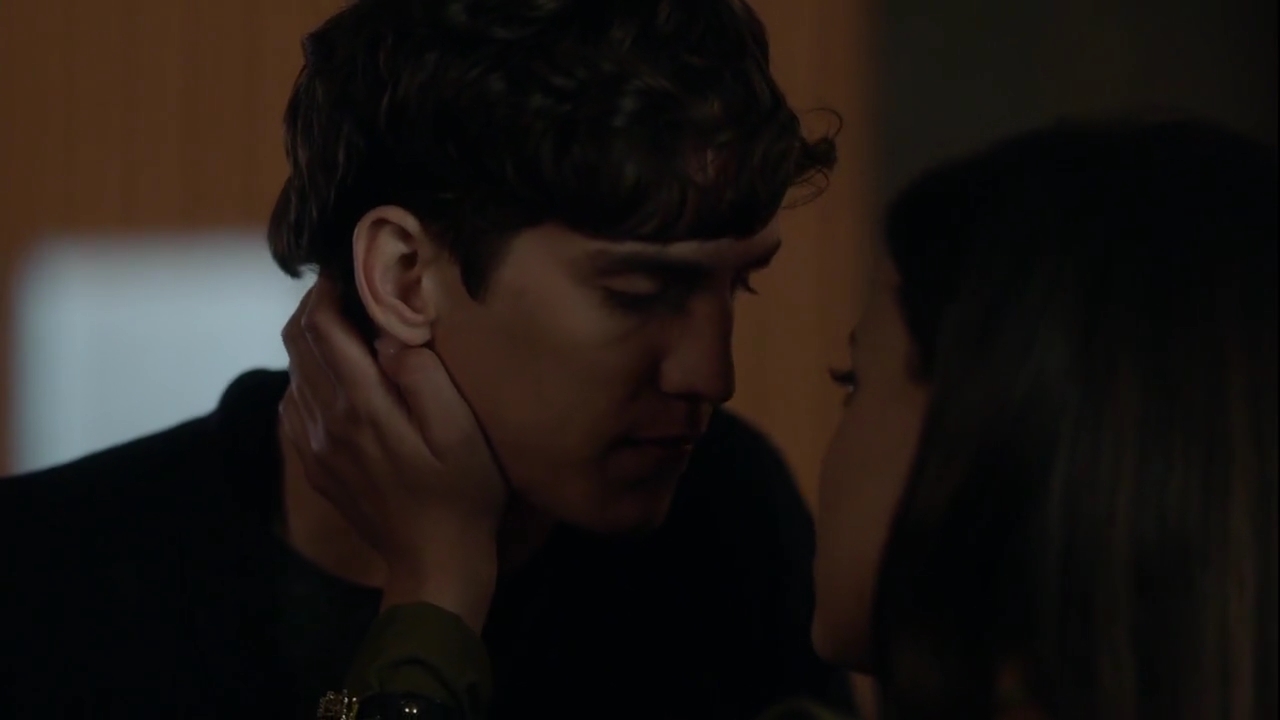 Charmed-Online-dot-nl_Charmed-1x04ExorciseYourDemons01717.jpg Charmed-Online-dot-nl_Charmed-1x04ExorciseYourDemons01717.jpg