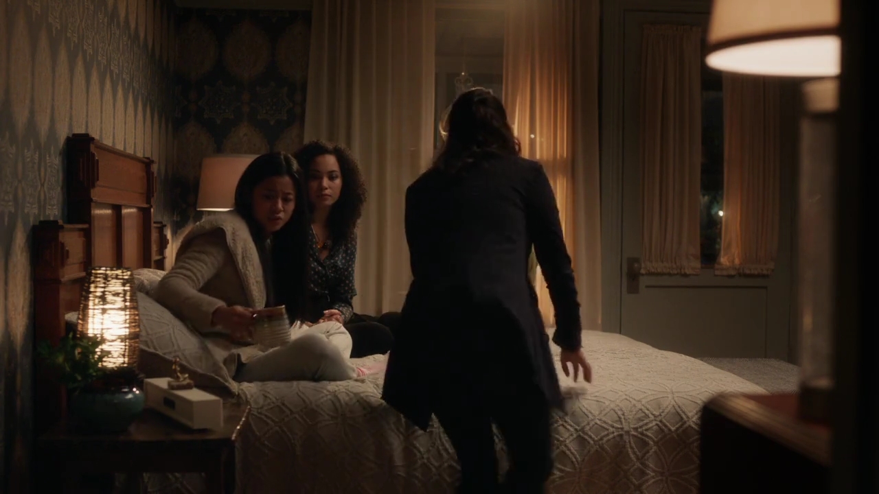 Charmed-Online-dot-nl_Charmed-1x04ExorciseYourDemons02086.jpg