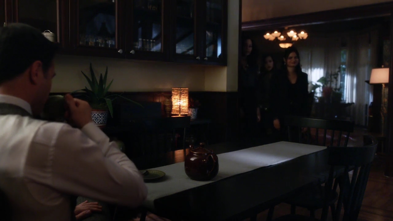 Charmed-Online-dot-nl_Charmed-1x04ExorciseYourDemons02123.jpg