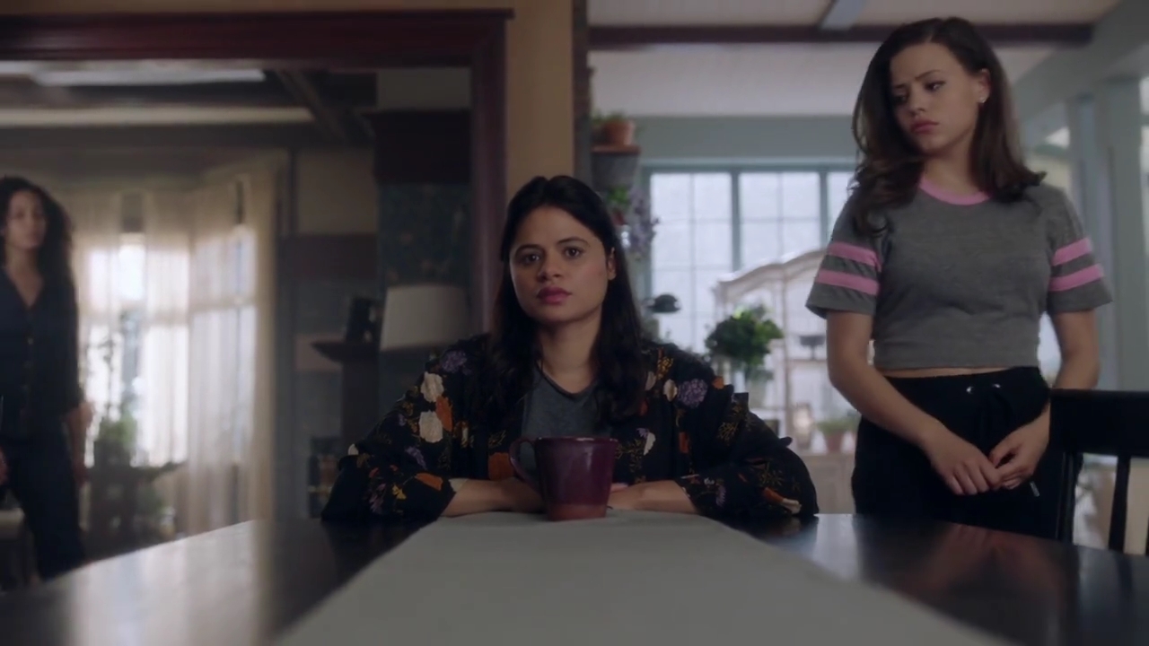 Charmed-Online-dot-nl_Charmed-1x04ExorciseYourDemons02256.jpg