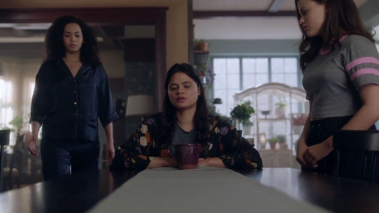 Charmed-Online-dot-nl_Charmed-1x04ExorciseYourDemons02258.jpg