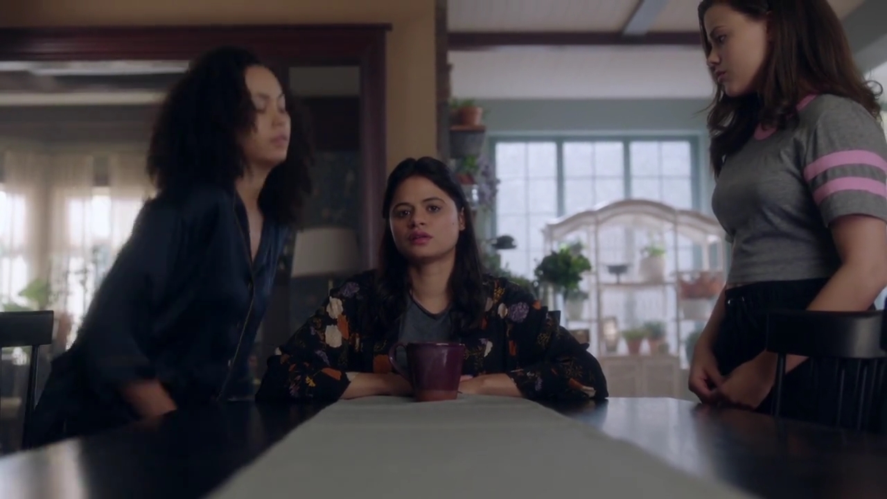 Charmed-Online-dot-nl_Charmed-1x04ExorciseYourDemons02260.jpg Charmed-Online-dot-nl_Charmed-1x04ExorciseYourDemons02260.jpg