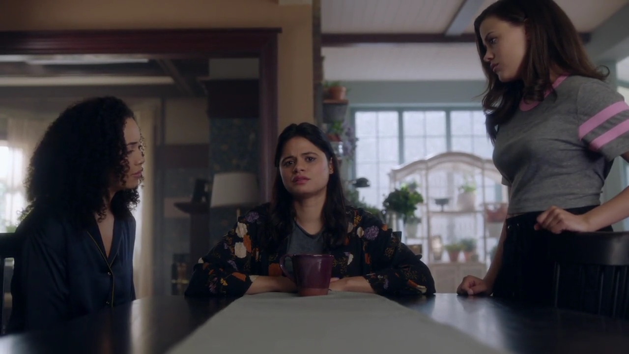 Charmed-Online-dot-nl_Charmed-1x04ExorciseYourDemons02269.jpg