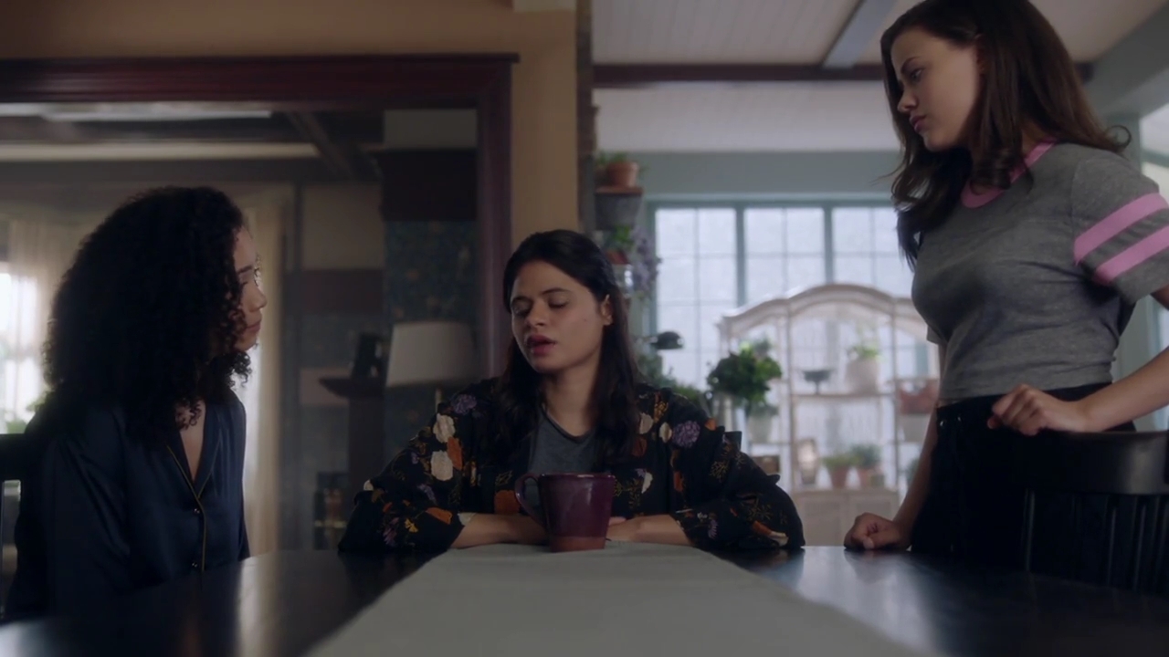 Charmed-Online-dot-nl_Charmed-1x04ExorciseYourDemons02277.jpg