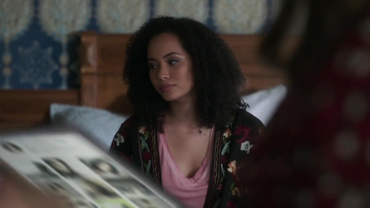Charmed-Online-dot-nl_Charmed-1x05OtherWoman00719.jpg
