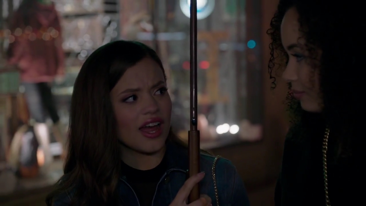 Charmed-Online-dot-nl_Charmed-1x05OtherWoman01659.jpg