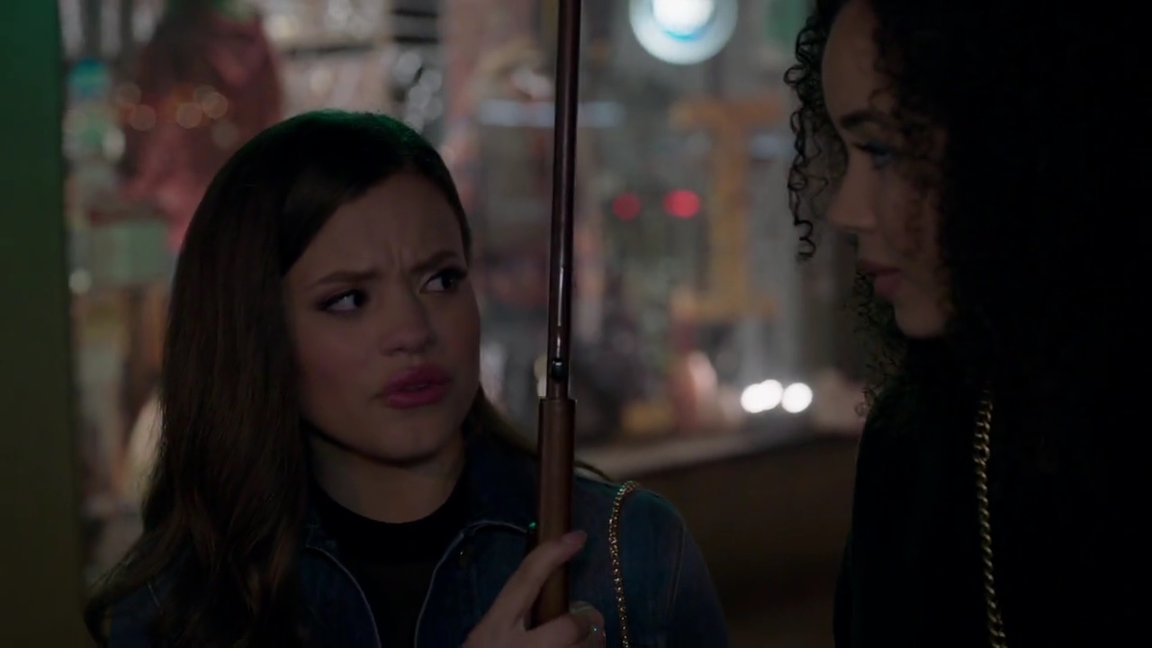 Charmed-Online-dot-nl_Charmed-1x05OtherWoman01660.jpg