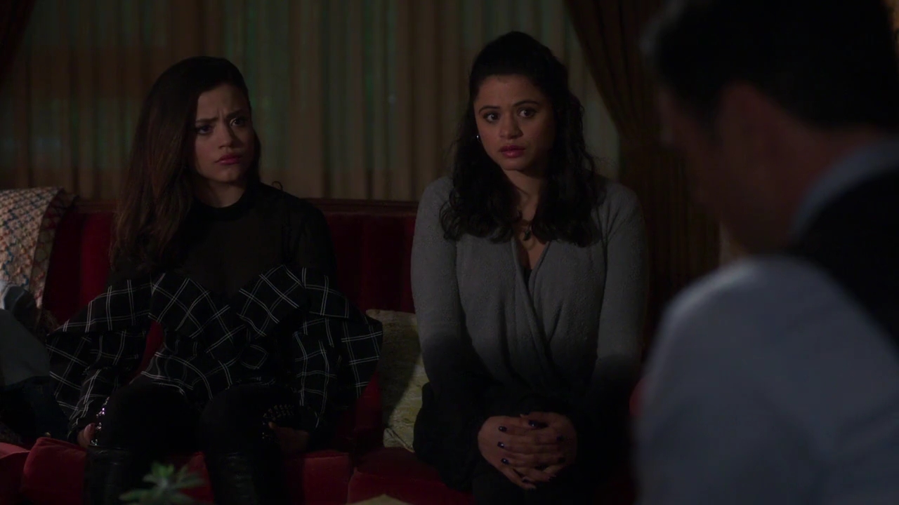 Charmed-Online-dot-nl_Charmed-1x05OtherWoman01759.jpg