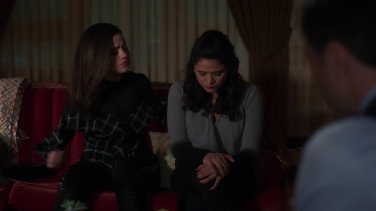 Charmed-Online-dot-nl_Charmed-1x05OtherWoman01841.jpg