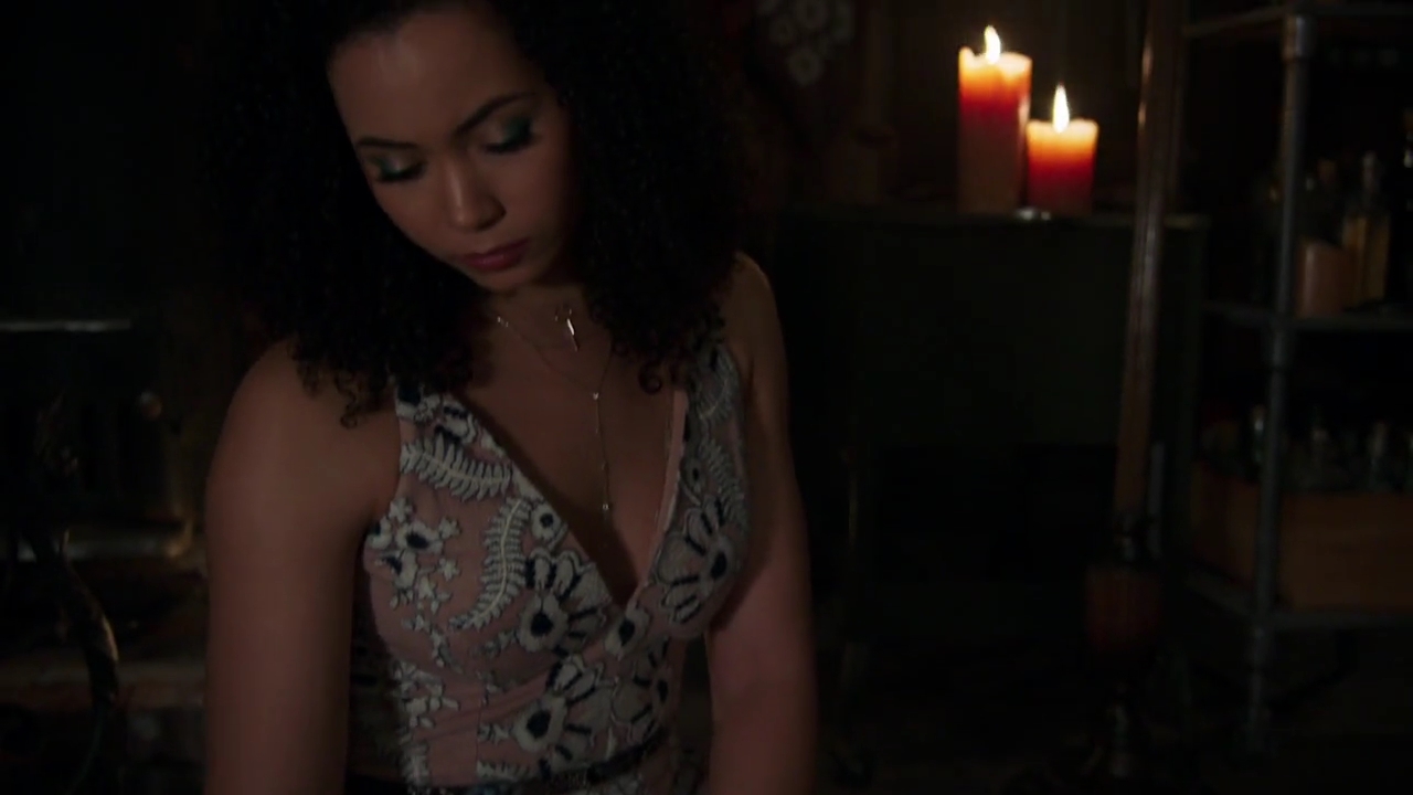 Charmed-Online-dot-nl_Charmed-1x05OtherWoman01856.jpg