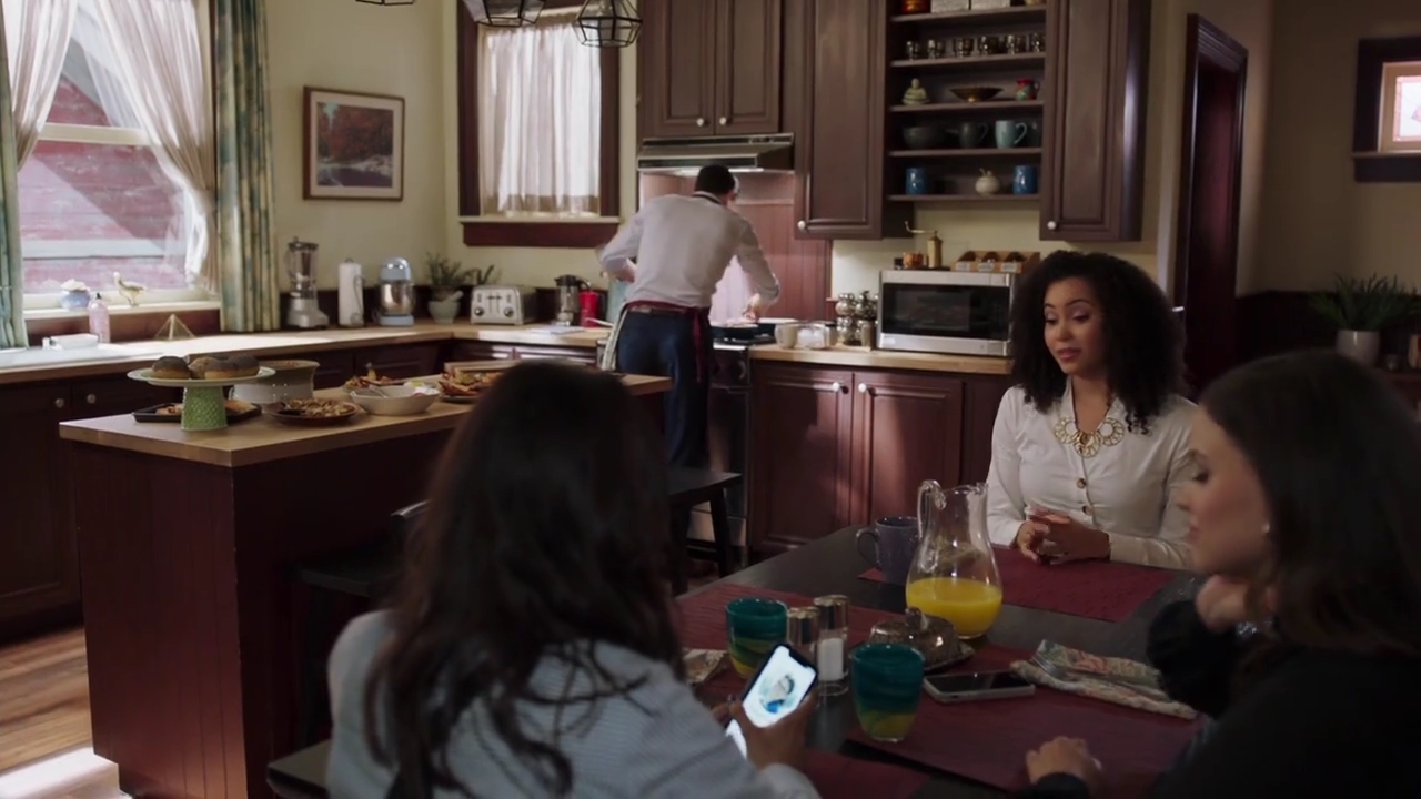 Charmed-Online-dot-nl_Charmed-1x05OtherWoman02043.jpg