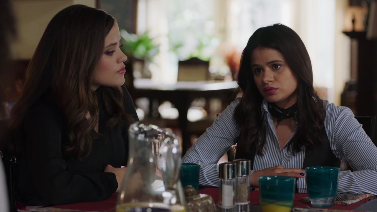 Charmed-Online-dot-nl_Charmed-1x05OtherWoman02064.jpg