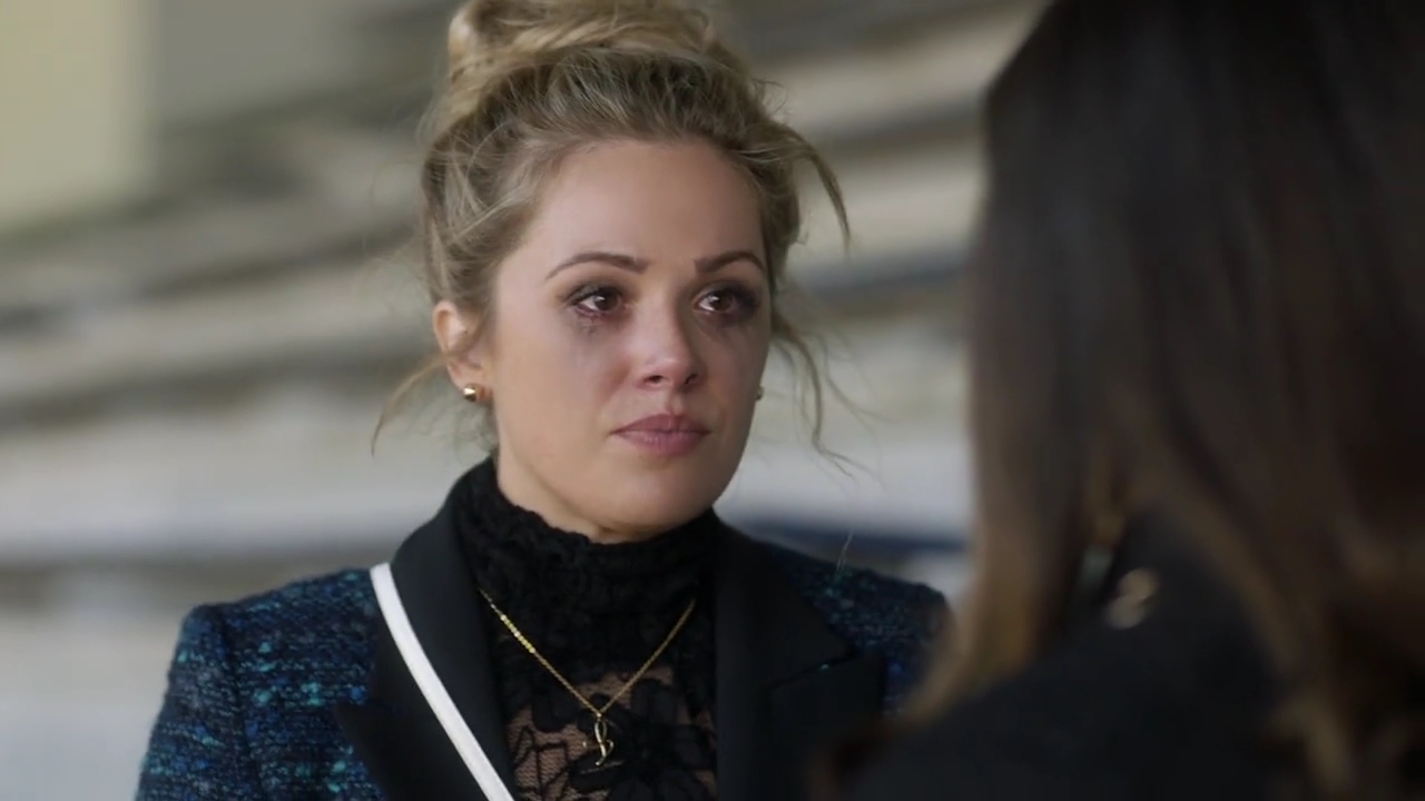 Charmed-Online-dot-nl_Charmed-1x05OtherWoman02195.jpg