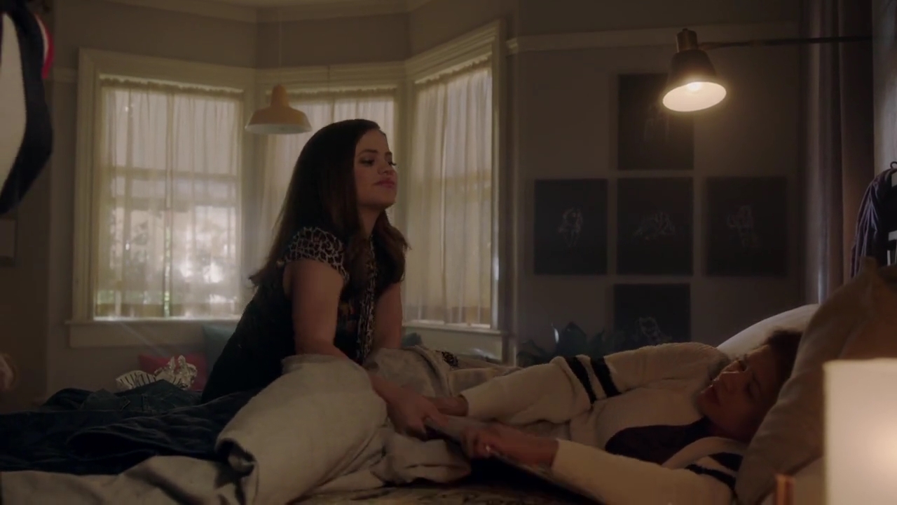 Charmed-Online-dot-nl_Charmed-1x06KappaSpirit00013.jpg