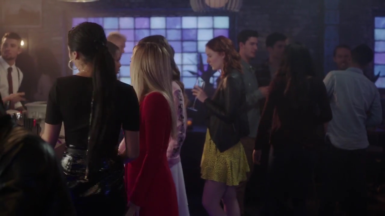 Charmed-Online-dot-nl_Charmed-1x06KappaSpirit00206.jpg