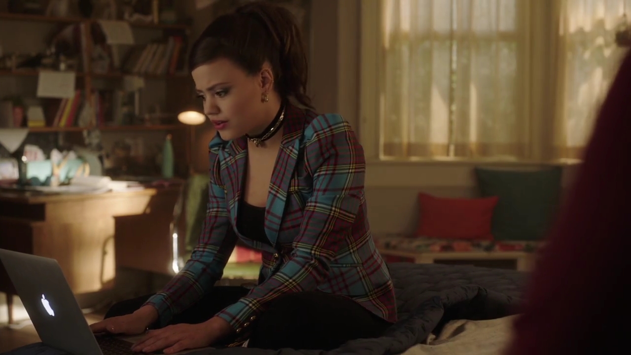 Charmed-Online-dot-nl_Charmed-1x06KappaSpirit00537.jpg