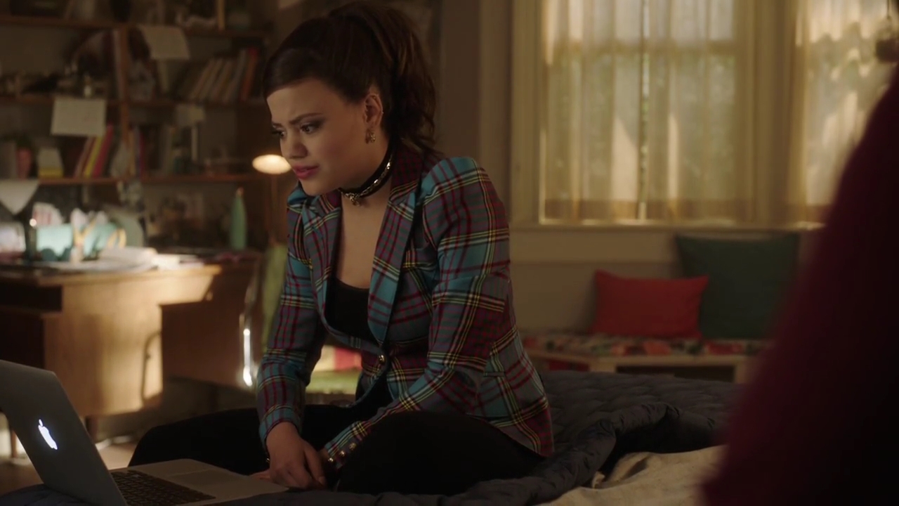 Charmed-Online-dot-nl_Charmed-1x06KappaSpirit00550.jpg