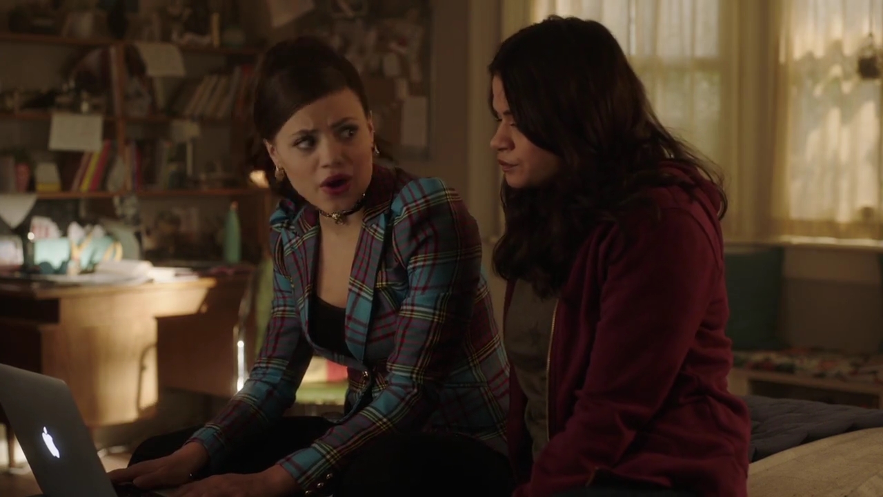 Charmed-Online-dot-nl_Charmed-1x06KappaSpirit00565.jpg