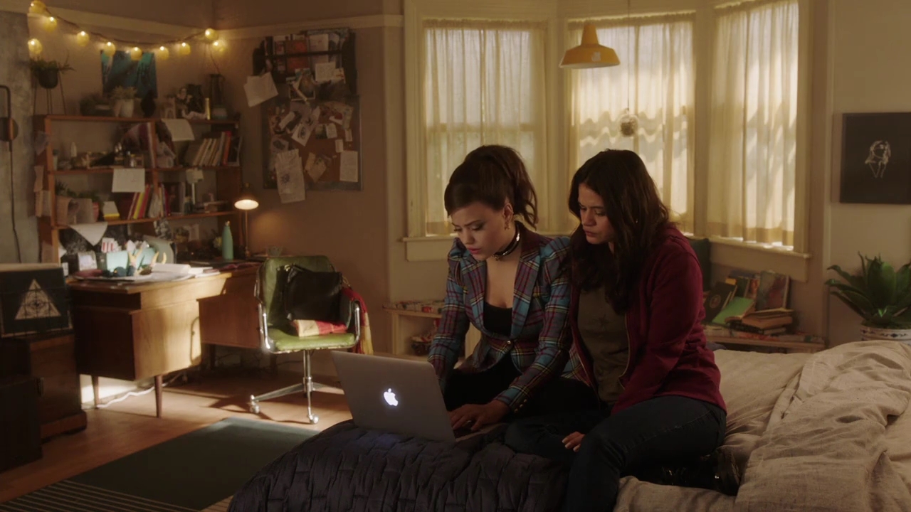 Charmed-Online-dot-nl_Charmed-1x06KappaSpirit00573.jpg