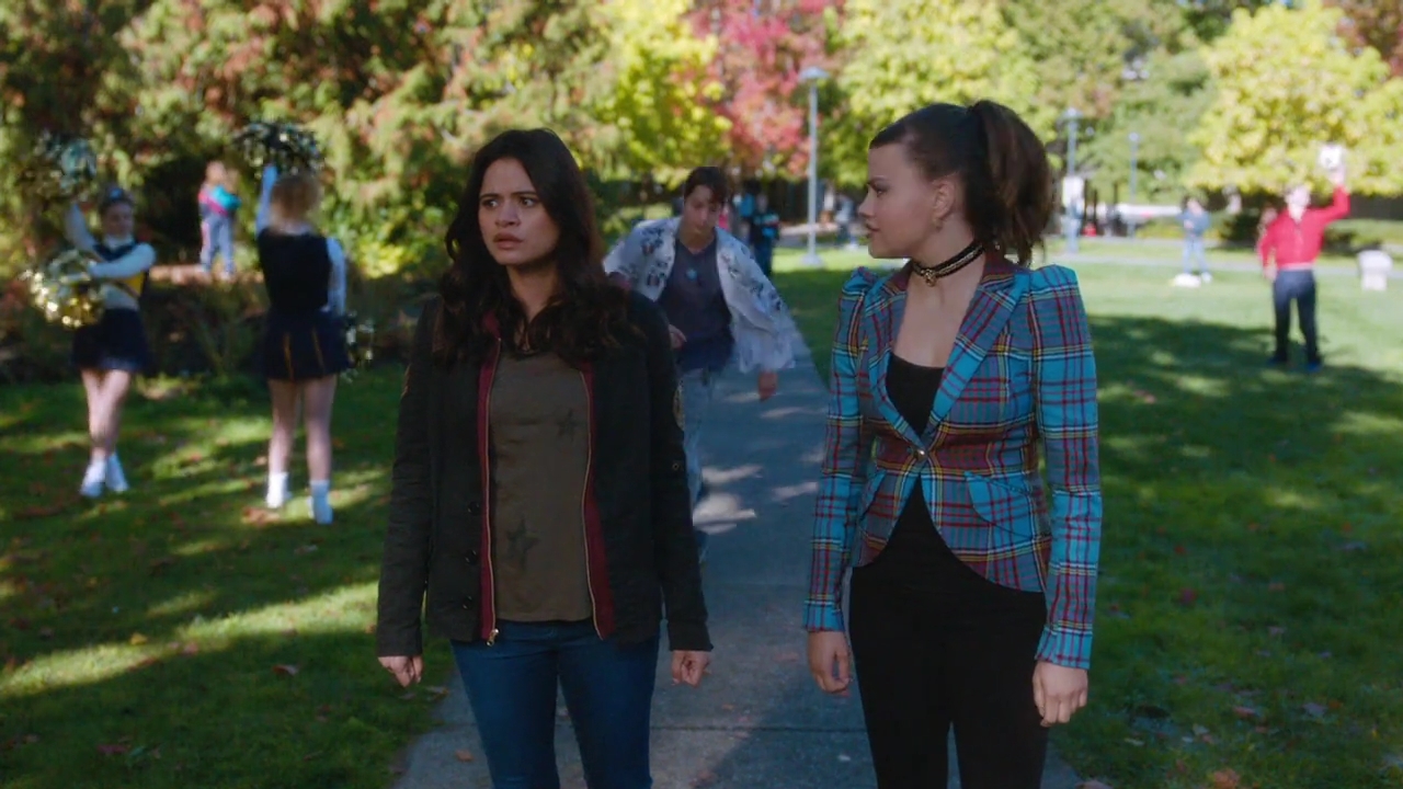 Charmed-Online-dot-nl_Charmed-1x06KappaSpirit00758.jpg