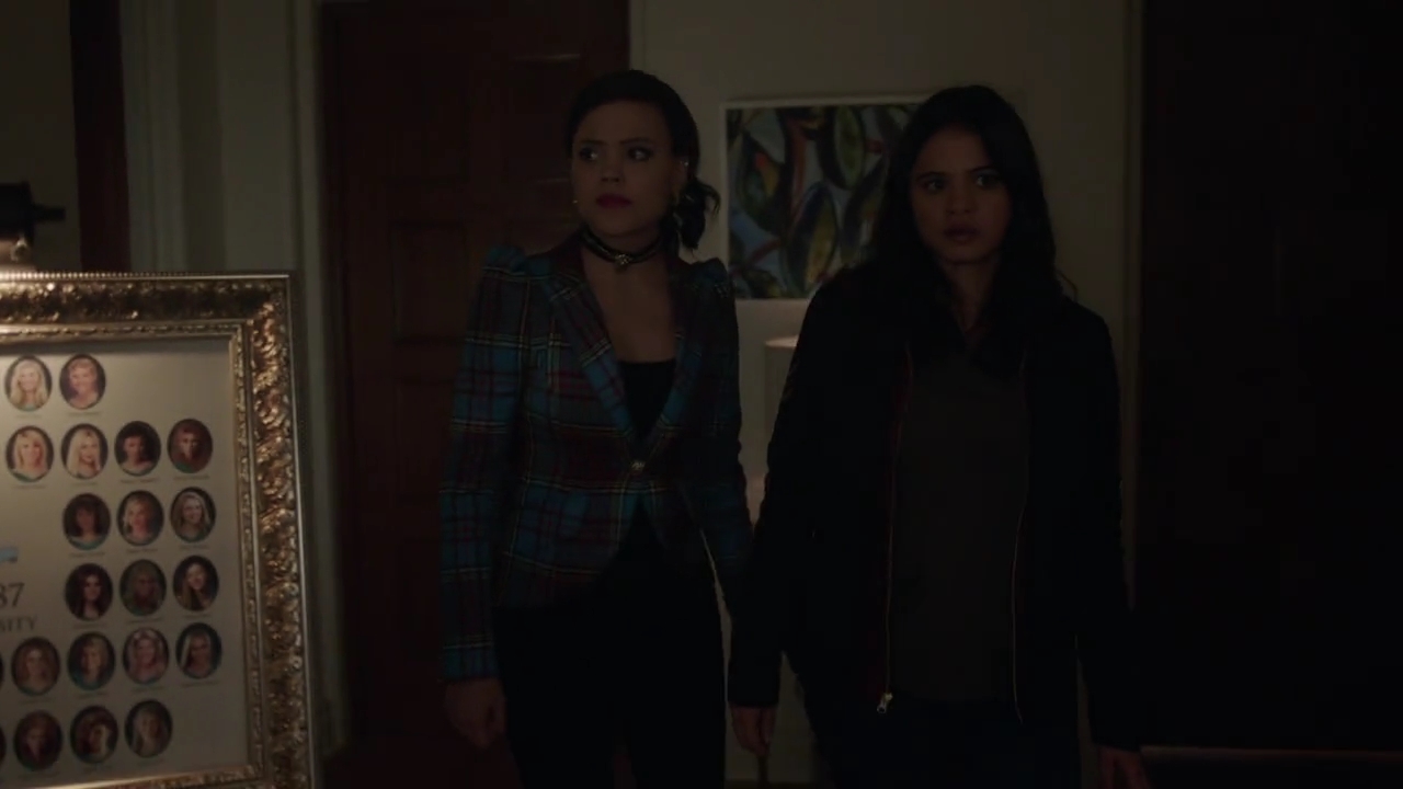 Charmed-Online-dot-nl_Charmed-1x06KappaSpirit01182.jpg