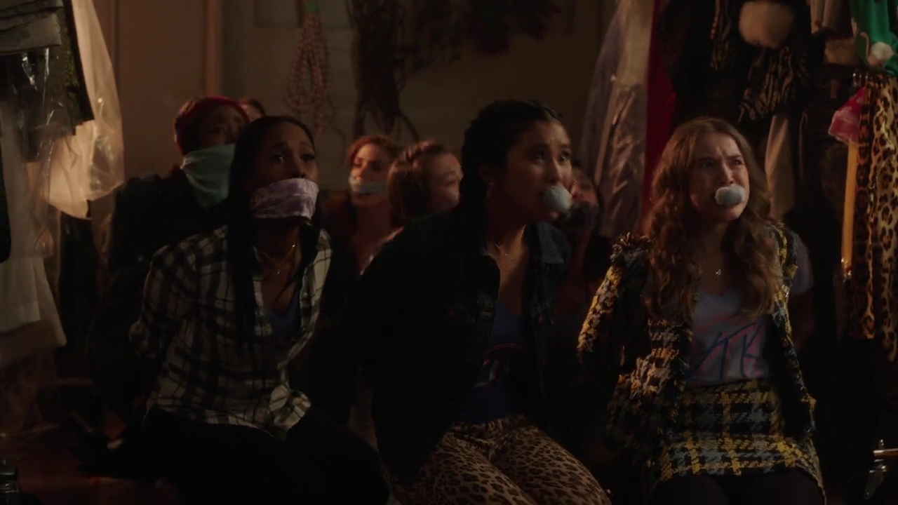 Charmed-Online-dot-nl_Charmed-1x06KappaSpirit01198.jpg