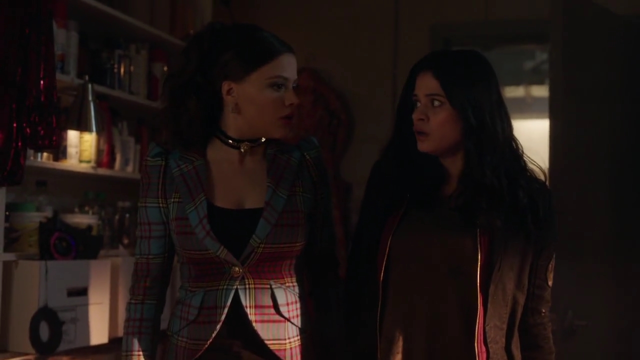 Charmed-Online-dot-nl_Charmed-1x06KappaSpirit01199.jpg Charmed-Online-dot-nl_Charmed-1x06KappaSpirit01199.jpg