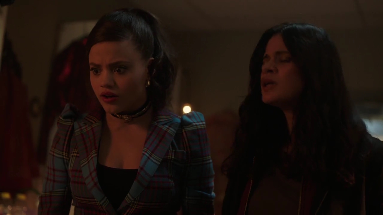 Charmed-Online-dot-nl_Charmed-1x06KappaSpirit01218.jpg