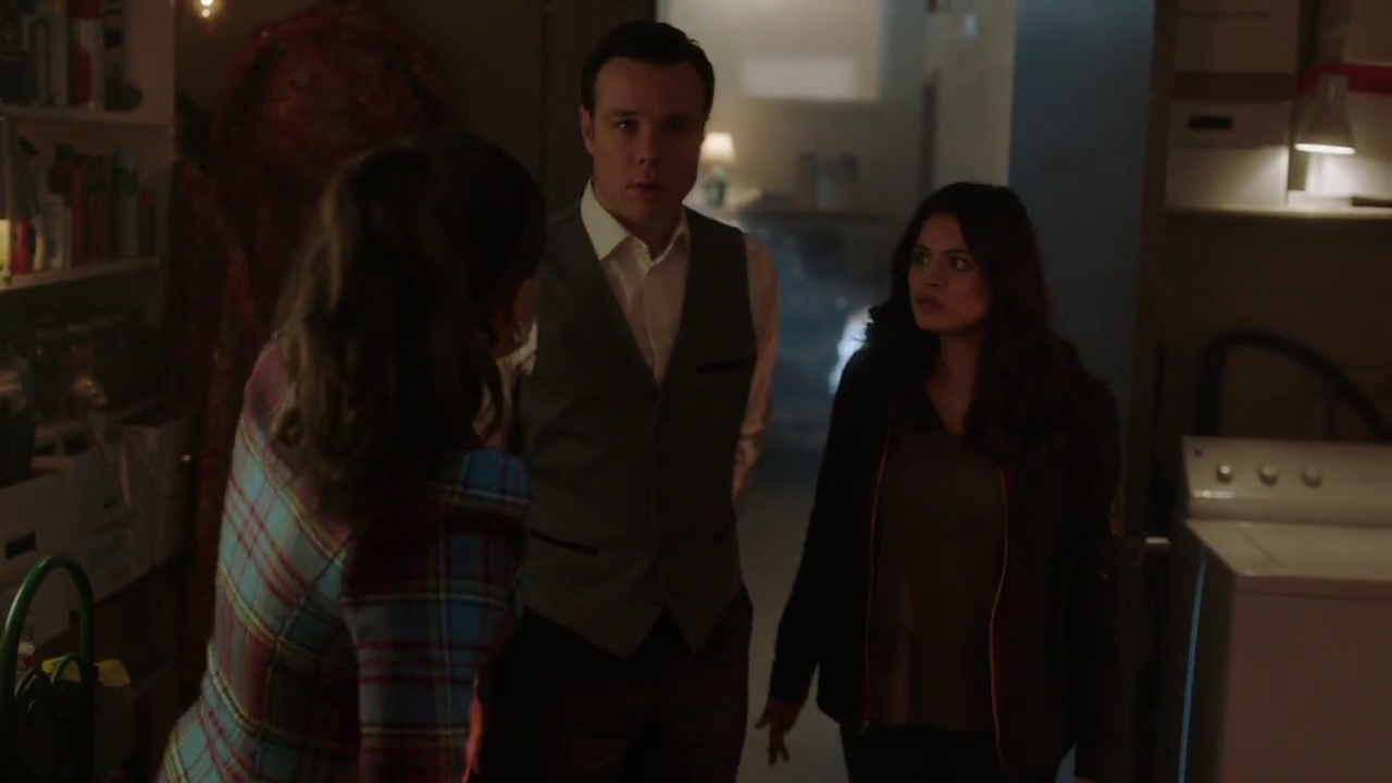 Charmed-Online-dot-nl_Charmed-1x06KappaSpirit01297.jpg