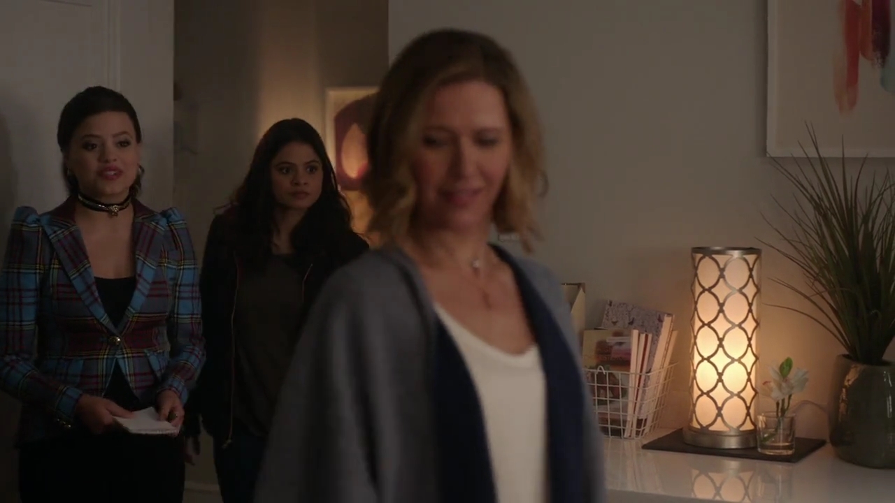 Charmed-Online-dot-nl_Charmed-1x06KappaSpirit01457.jpg Charmed-Online-dot-nl_Charmed-1x06KappaSpirit01457.jpg