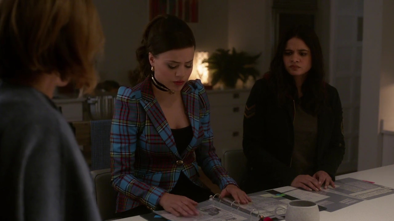 Charmed-Online-dot-nl_Charmed-1x06KappaSpirit01510.jpg