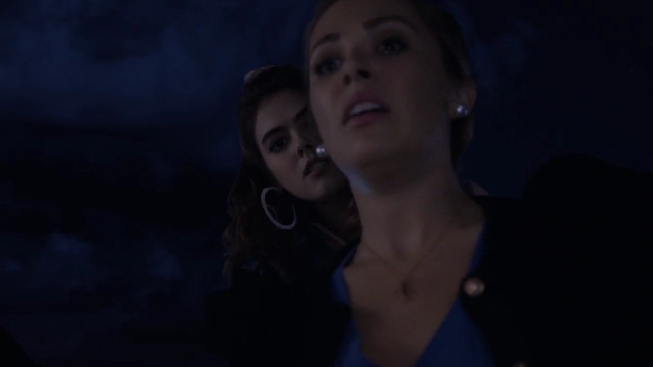Charmed-Online-dot-nl_Charmed-1x06KappaSpirit01808.jpg