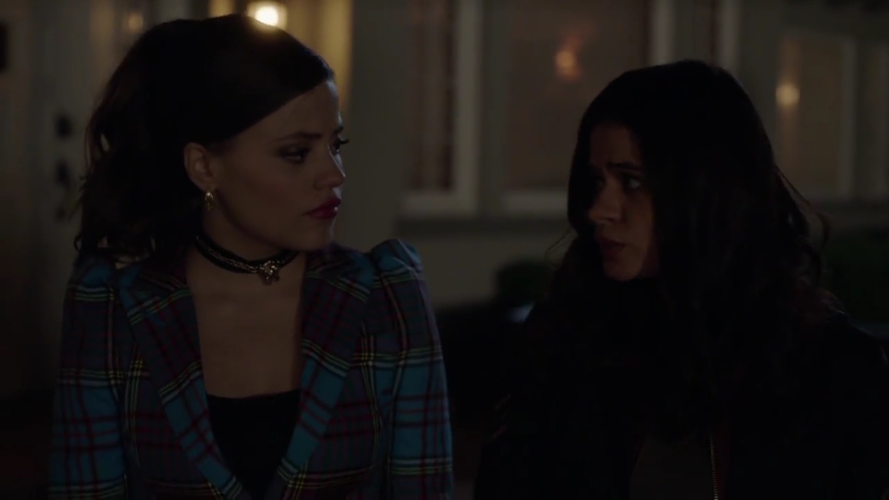 Charmed-Online-dot-nl_Charmed-1x06KappaSpirit02039.jpg