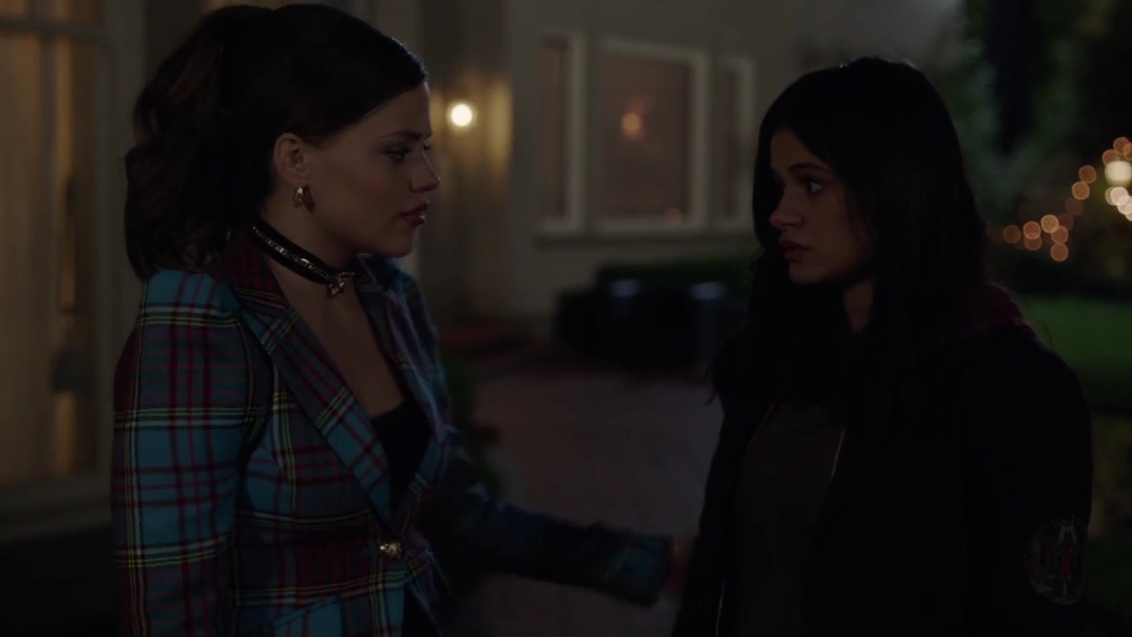 Charmed-Online-dot-nl_Charmed-1x06KappaSpirit02055.jpg